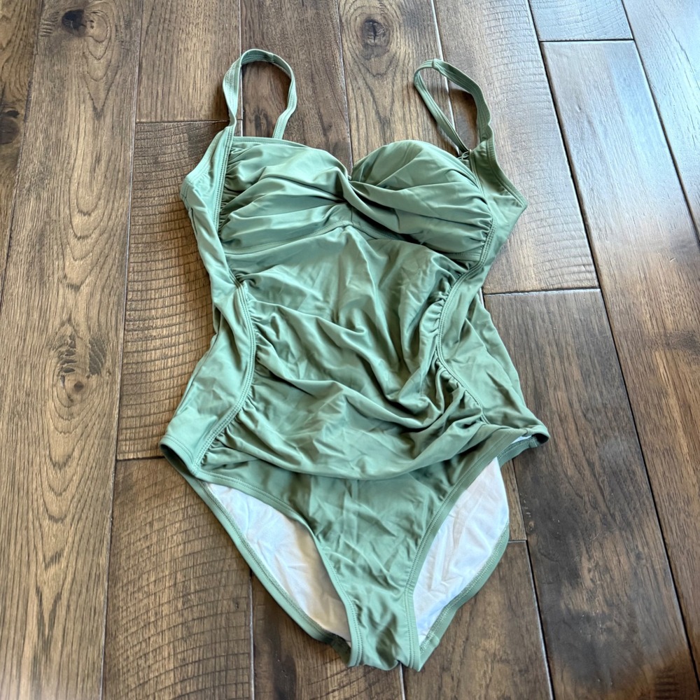 Hilor Womens‎ Sage Green Ruched One Piece Swimsuit Size 10 Twist Front 19004 NEW
